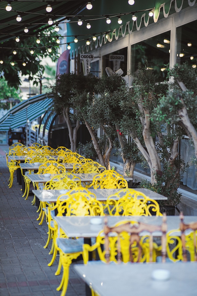 Anjeliq Downtown Hotel 65/70