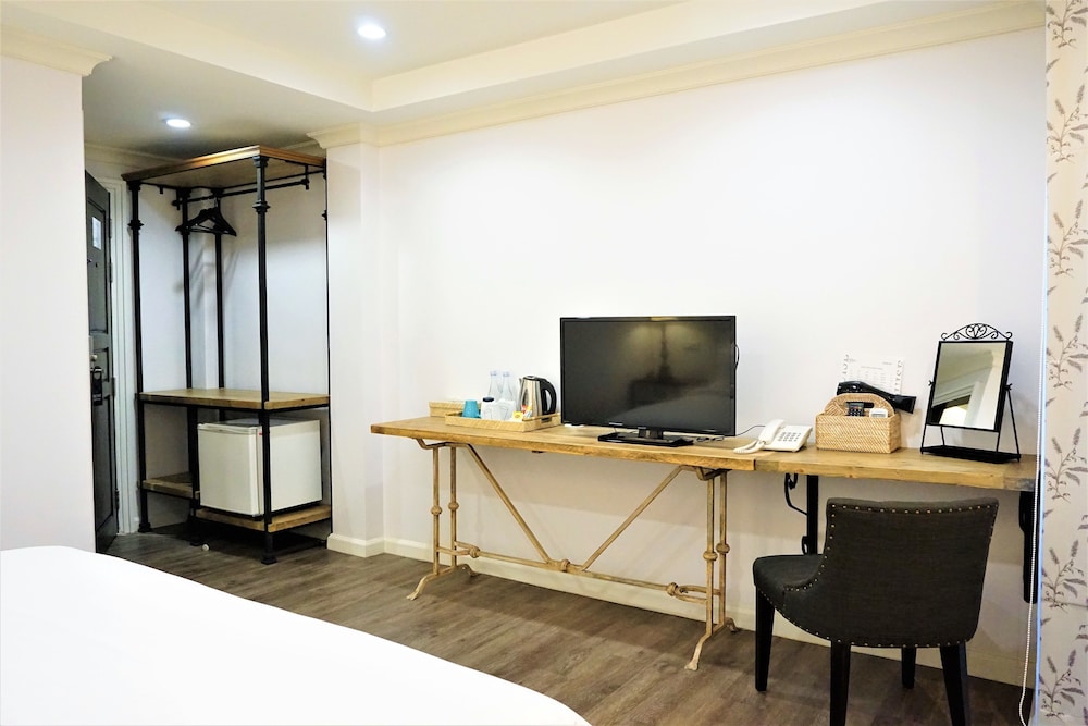 Marquise Boutique Hotel 54/64