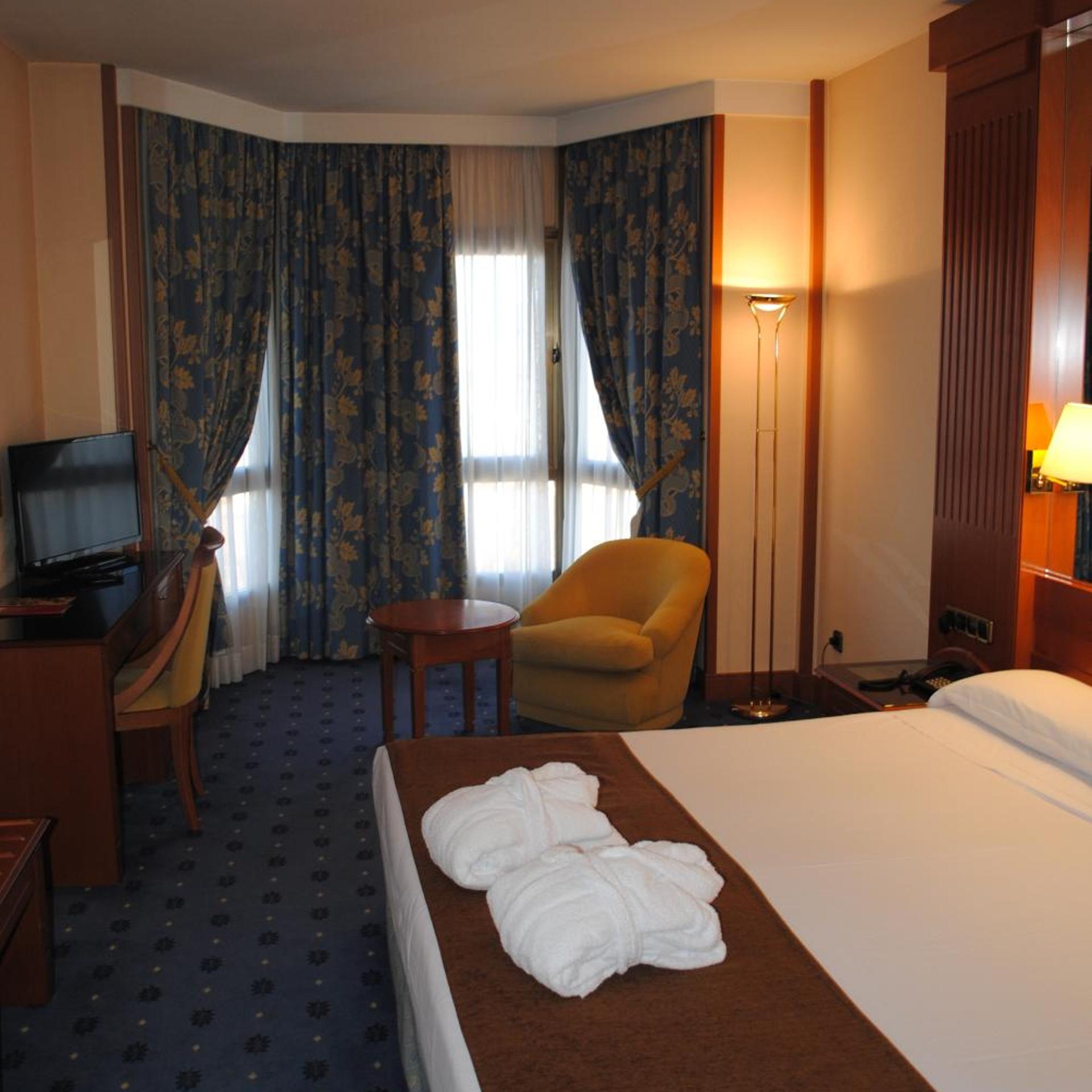 غرفة بسريرين منفصلين مع سرير إضافي، Hotel Los Bracos 8/10
