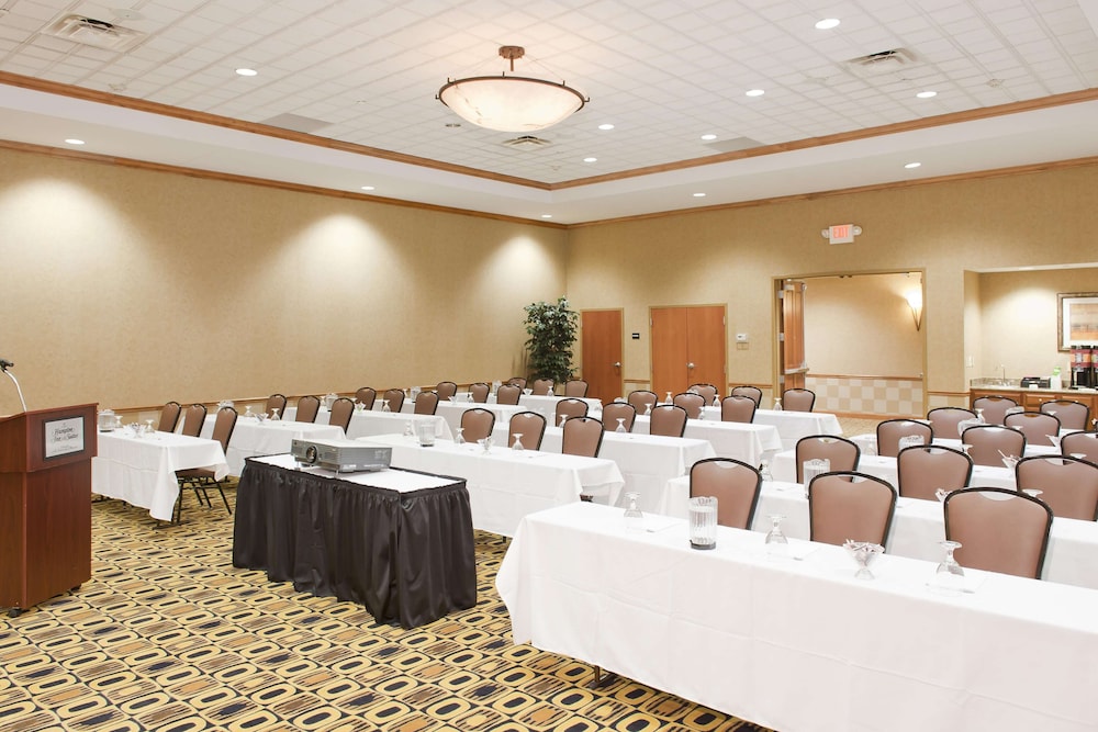 Hampton Inn & Suites Columbia at the University of Missouri 44/50