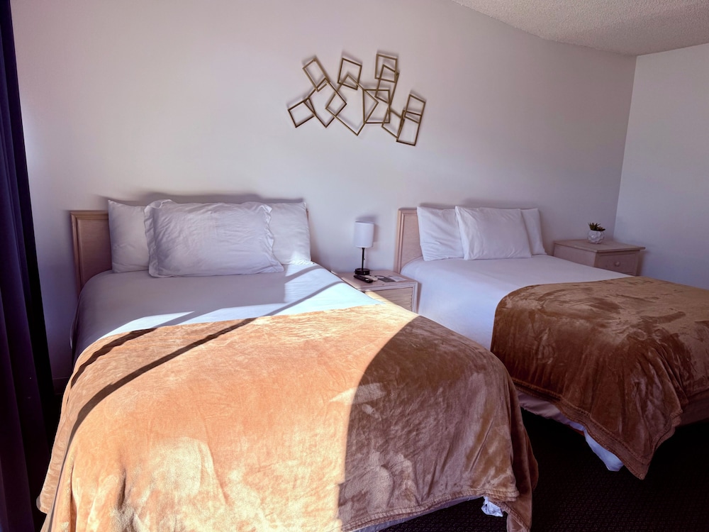 Foghorn Harbor Inn 18/55