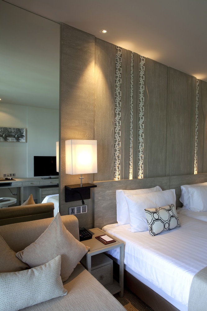 Pullman Phuket Arcadia Naithon Beach 16/75