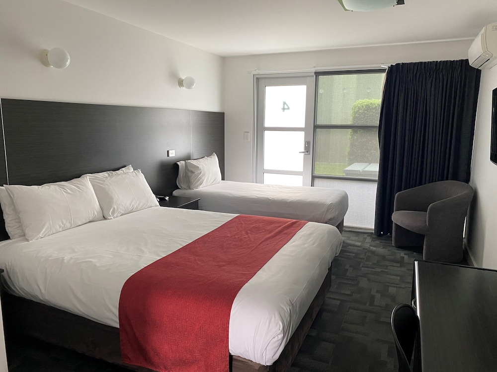 Brighton Hotel Motel 11/44