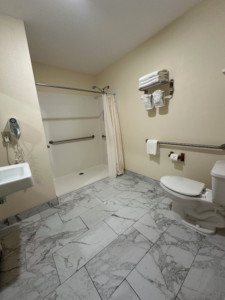 Sea Girt Lodge 38/72