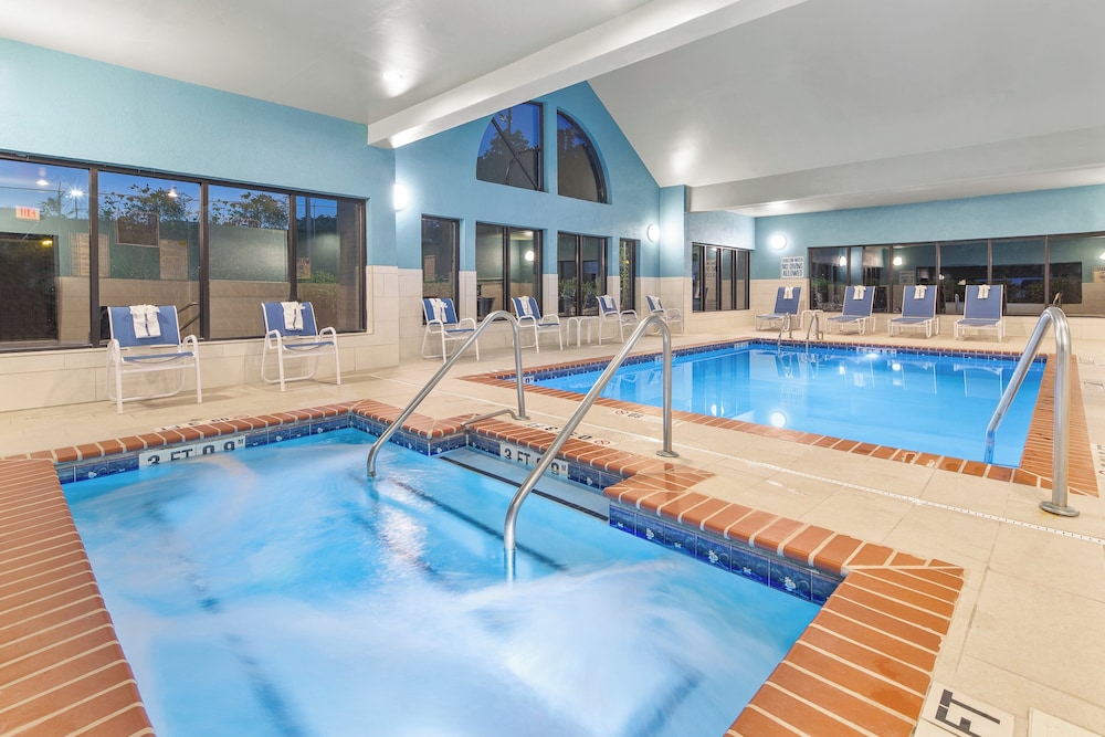 Holiday Inn Express Hotel Suites Greenville Spartanburg Duncan 34/66