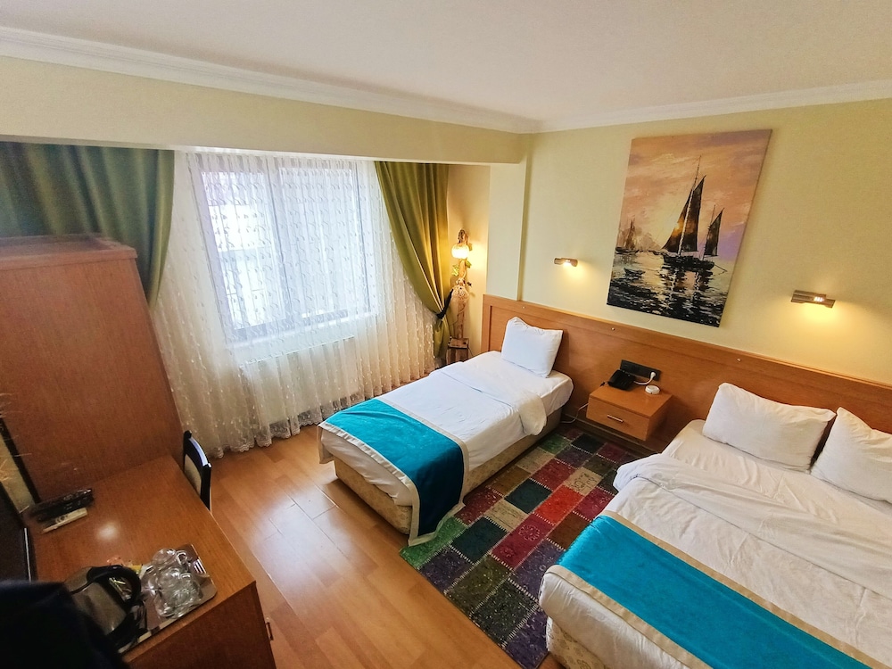 Ceylan Hotel 12/50