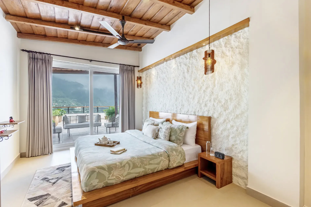 ELIVAAS 6 BHK with Balcony & Lake View Antarmann Casa Zenith 6/12