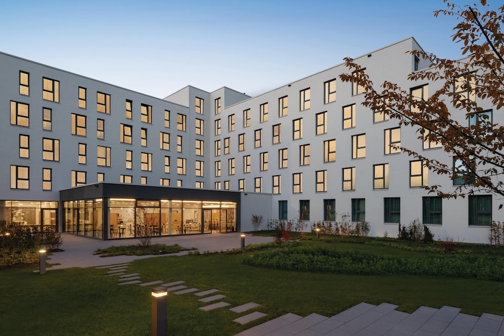 Super 8 by Wyndham Augsburg 51/53