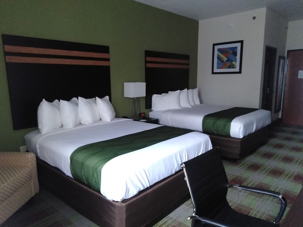 Quality Inn & Suites Mount Vernon 2/17