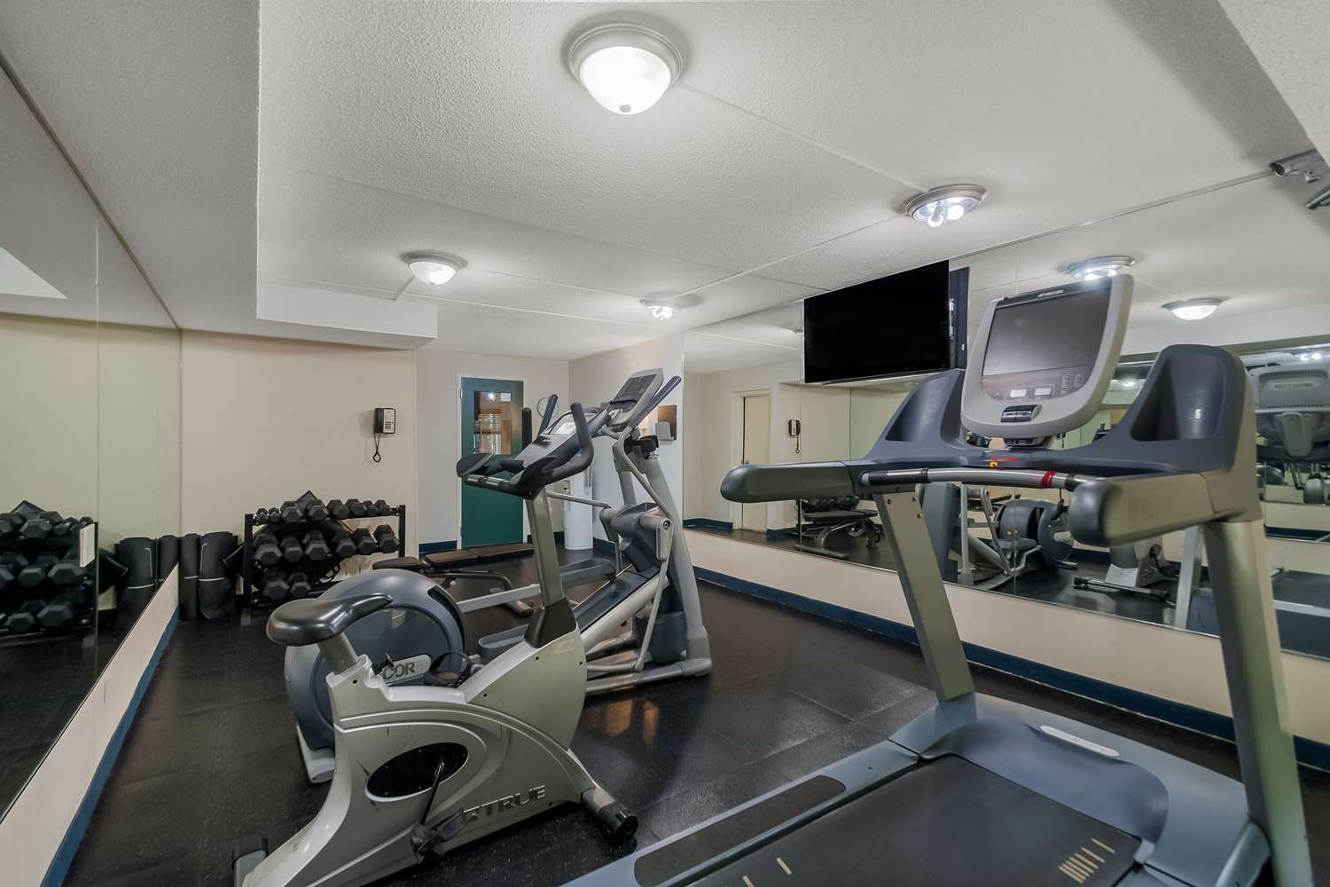 Country Inn & Suites By Radisson, Fredericksburg South (I-95), VA 11/26