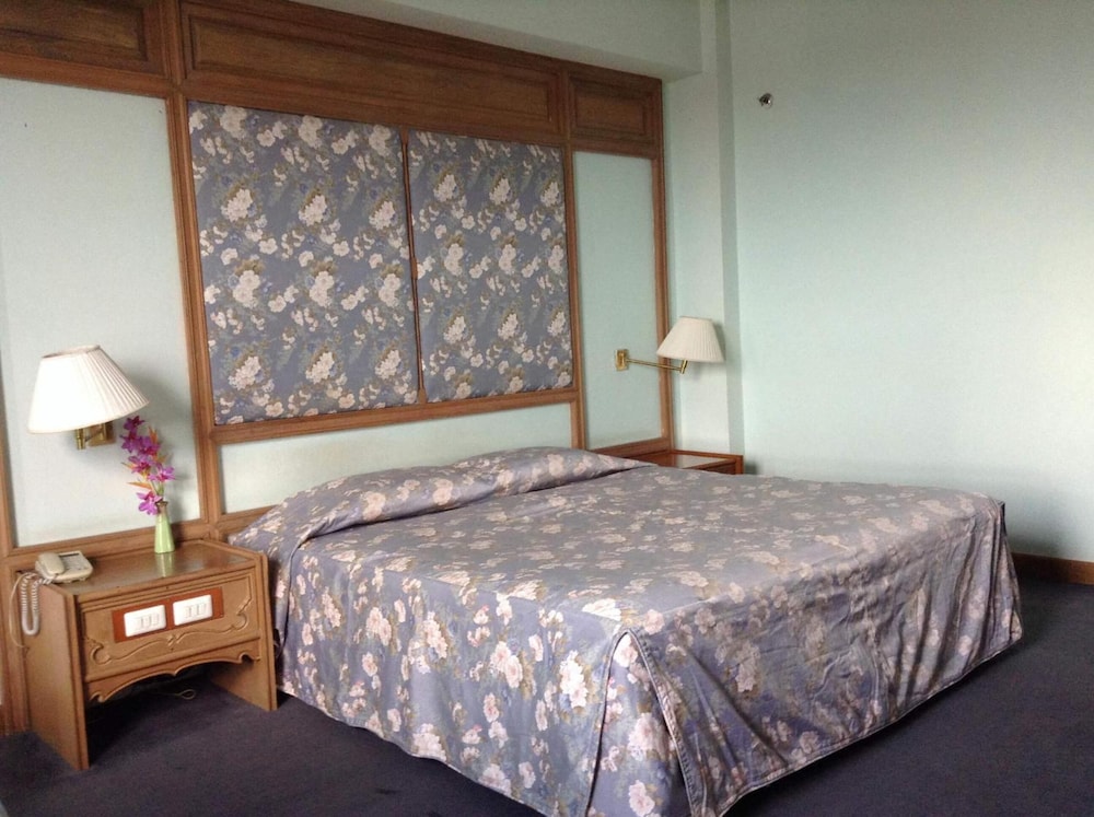 Diamond River Ping Petch Ngam Hotel 31/52