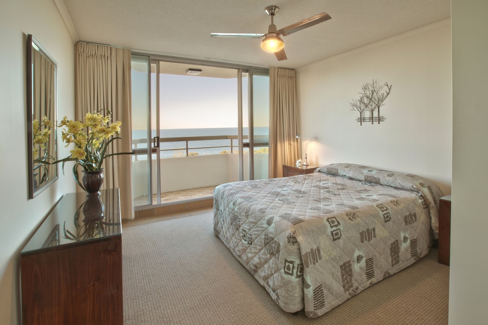 Newport Mooloolaba 15/76
