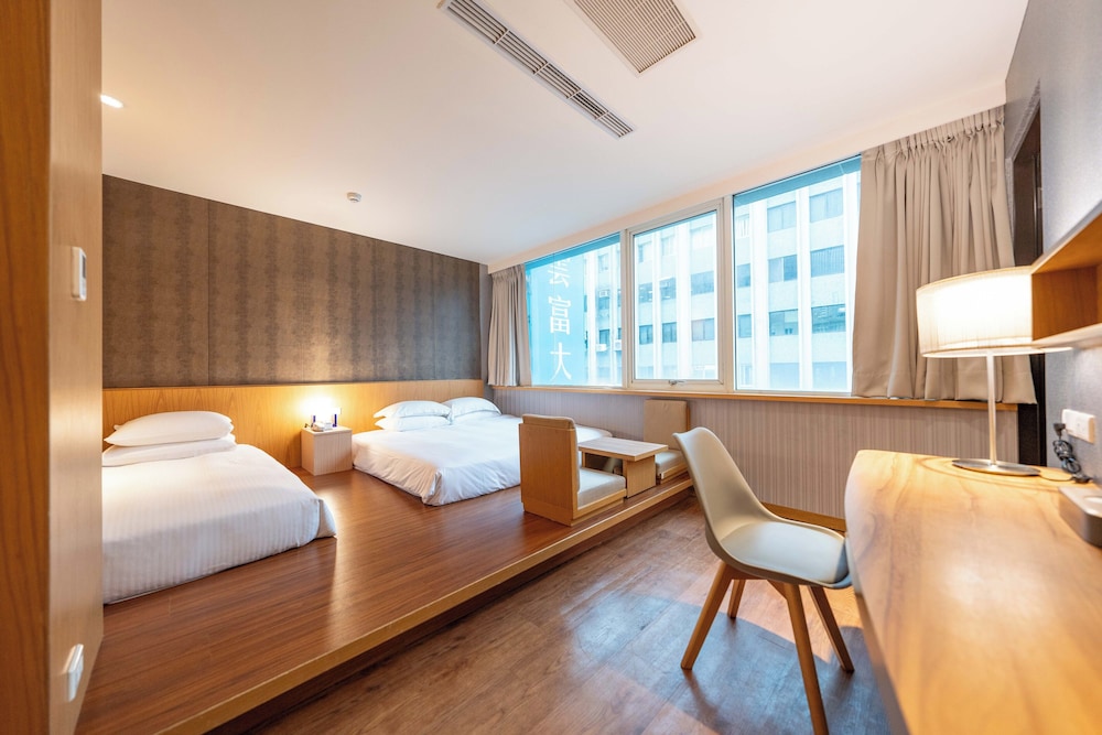 Friend Hotel Yoyo 22/67