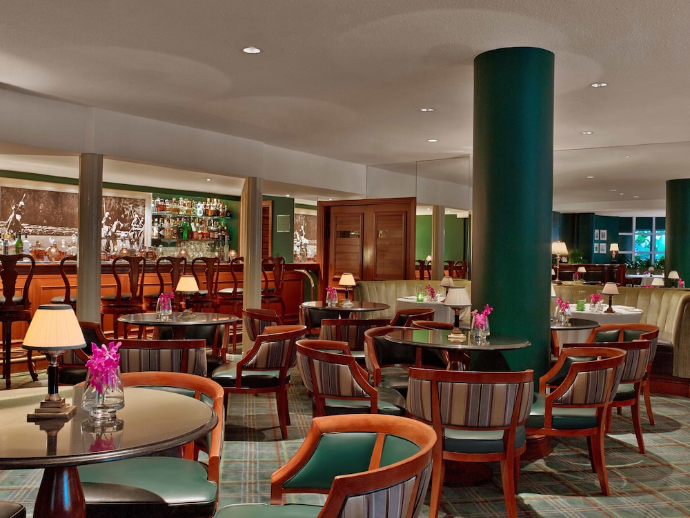 The Beverly Hills Hotel 80/96