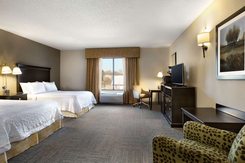 Hampton Inn & Suites Mahwah 15/60