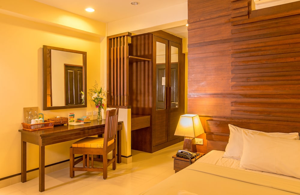 Lanta Pura Beach Resort 13/28