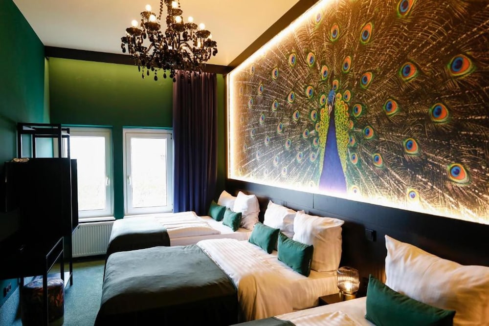 CASINO, 5 BEDS
