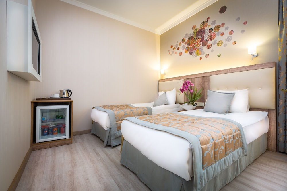 Fatih Hotel Corner 6/27