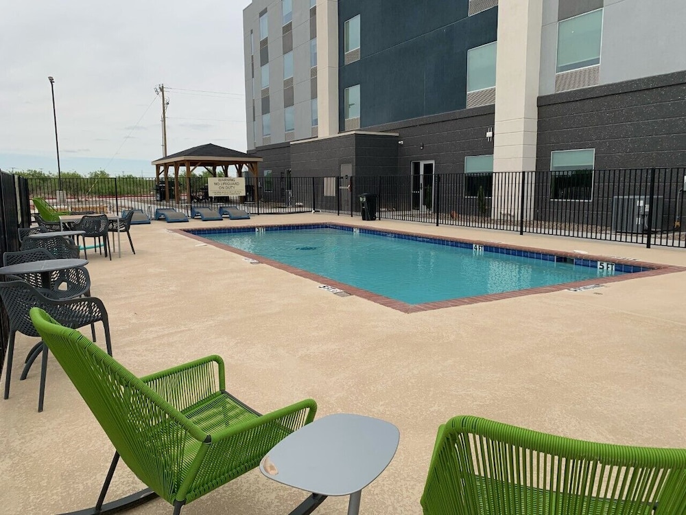 Hampton Inn Monahans TX 13/24