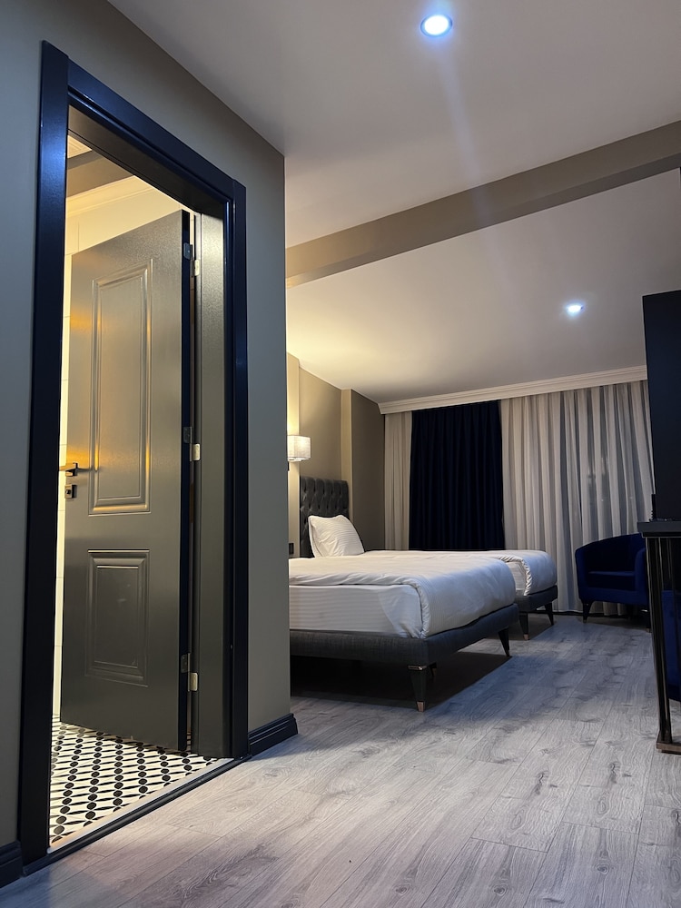 Loft Plus Hotel & Spa 13/24