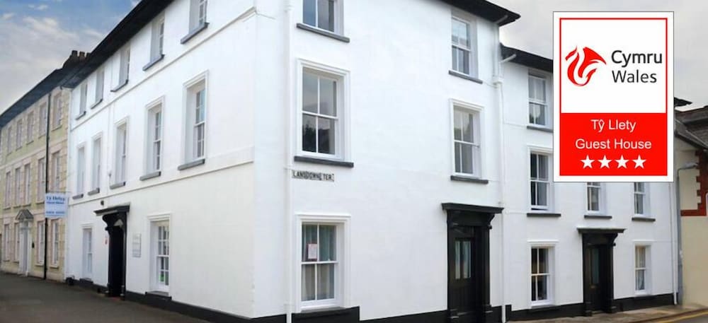 Ty Helyg Guest House 40/50