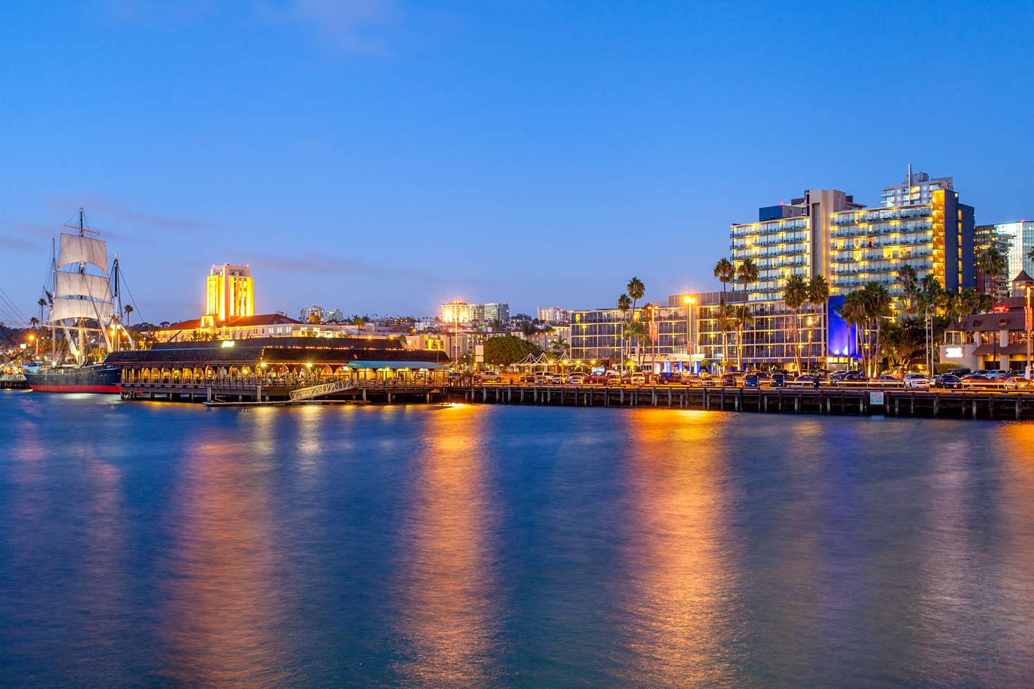 Wyndham San Diego Bayside 24/26