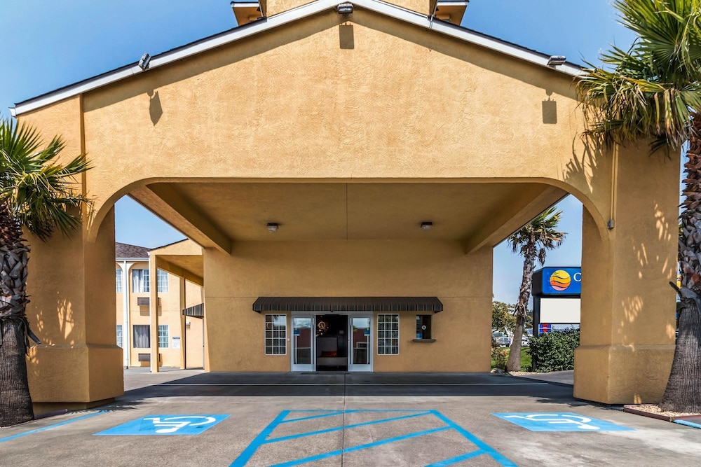 Comfort Inn Humboldt Bay 2/37