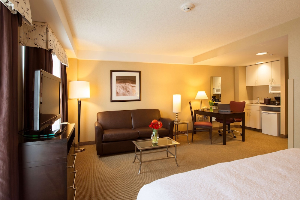 Hampton Inn and Suites Boston-Crosstown Center 40/49