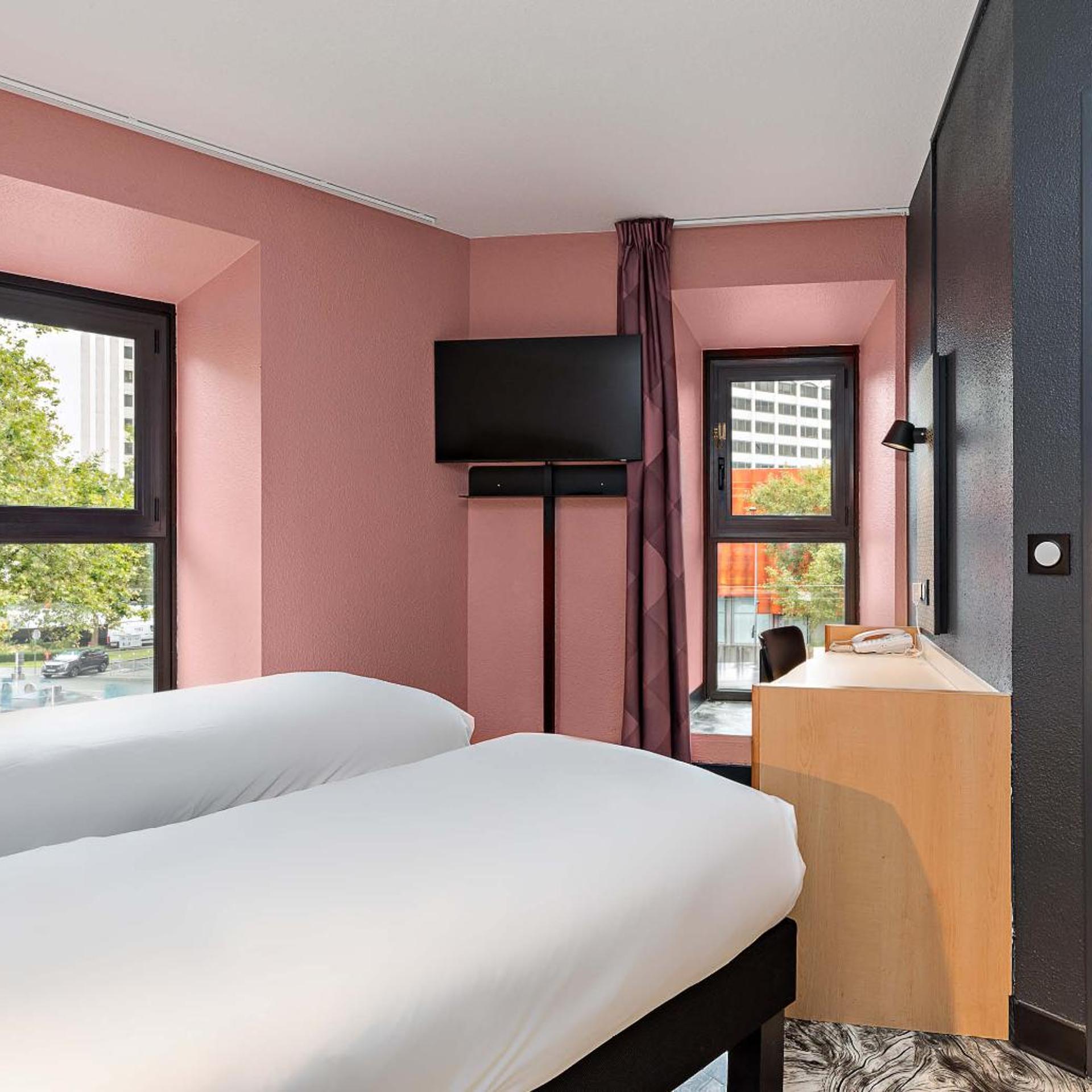 STANDARD, TWIN BEDS
