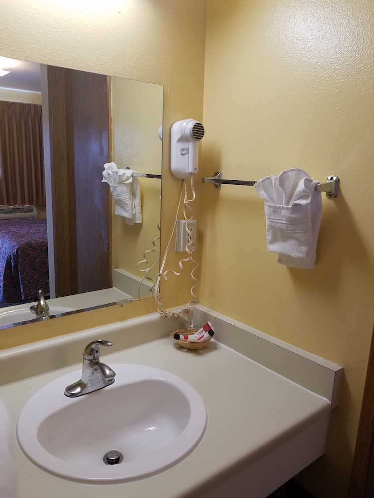 Travelodge by Wyndham Wenatchee 28/32