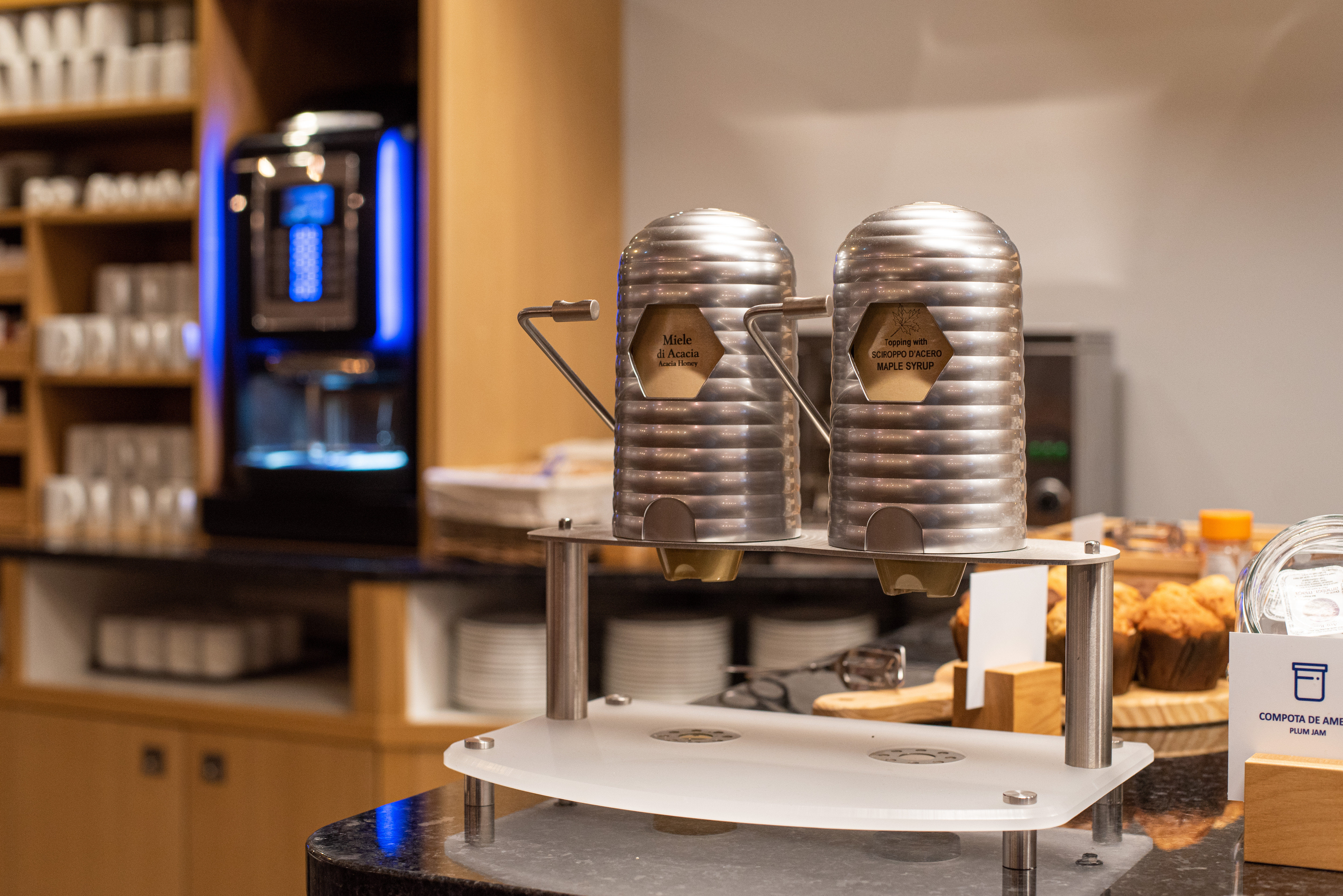 HOLIDAY INN EXPRESS LISBON AIRPORT 27/78