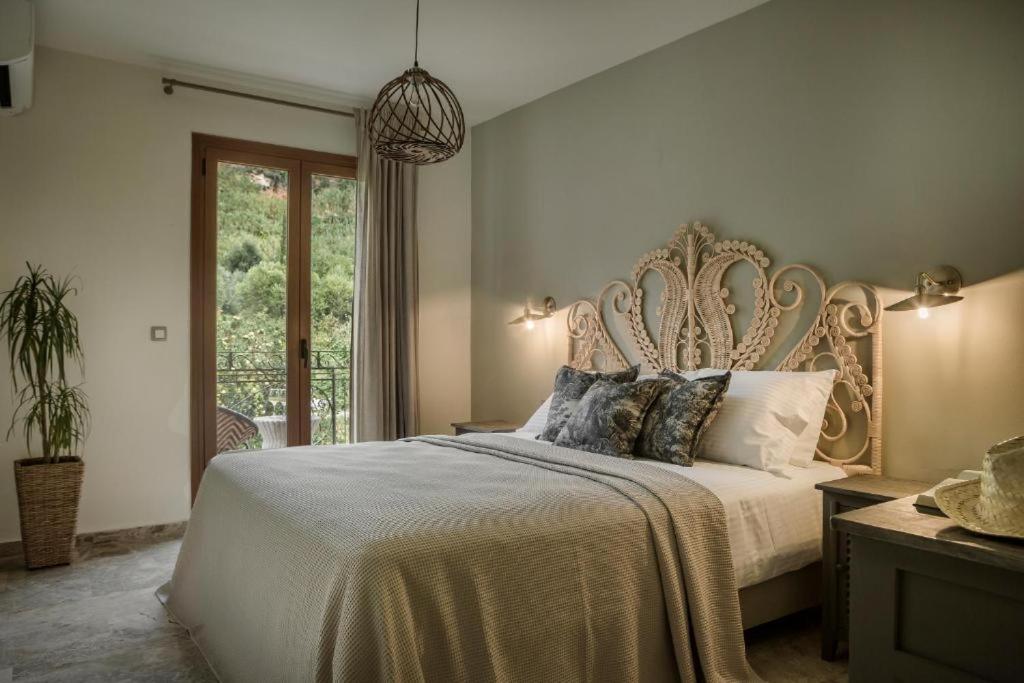 Superior, Double Bed, Mountain View