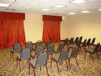 Holiday Inn Express Hotel Suites Hazard 36/43