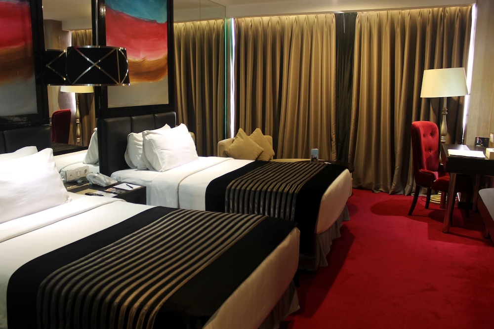 Amaroossa Cosmo Jakarta 15/50