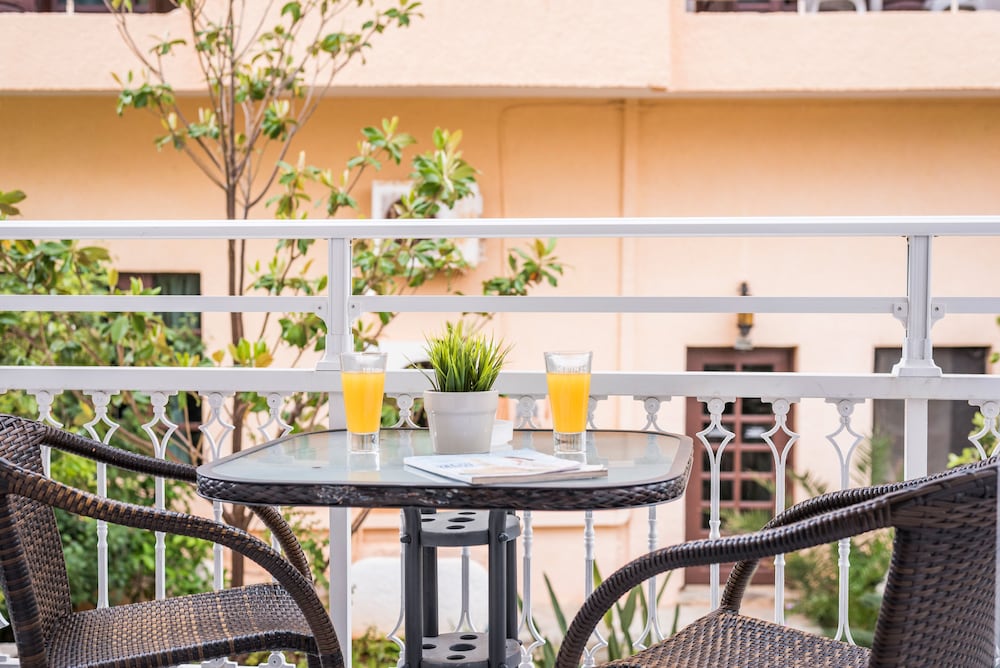 Irini Stalos Apartments 35/50