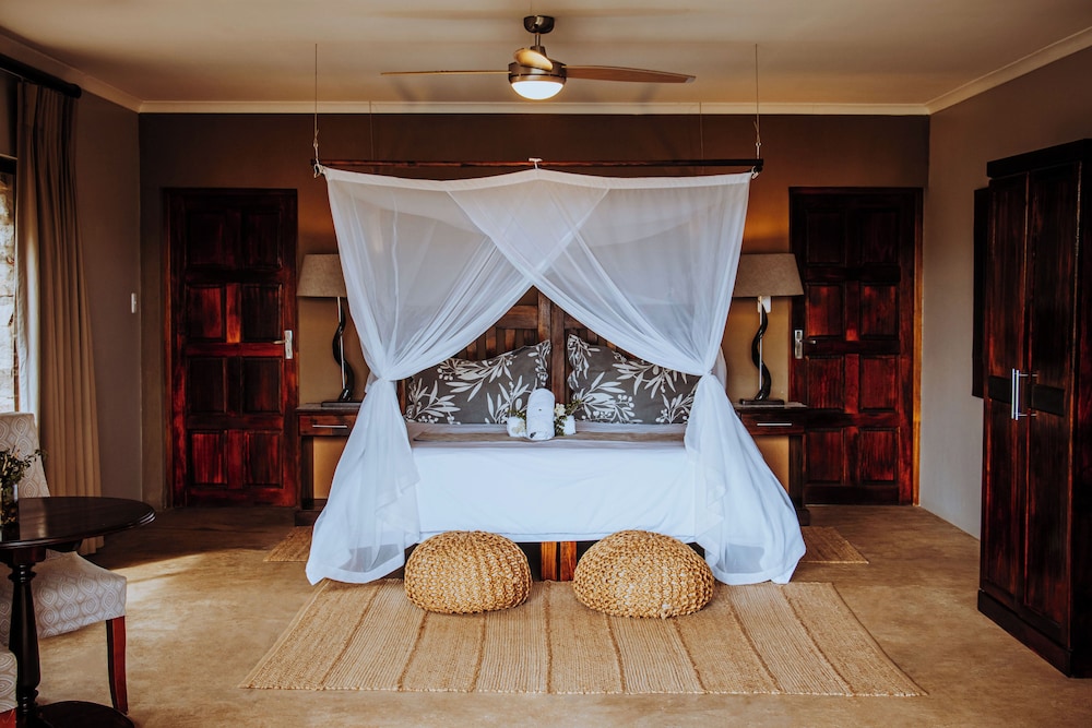 The Ranch House at African Safari Lodge 9/50