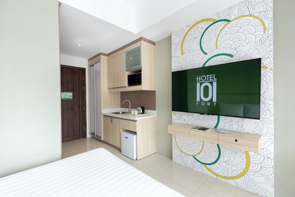 Hotel 101 Fort 12/61
