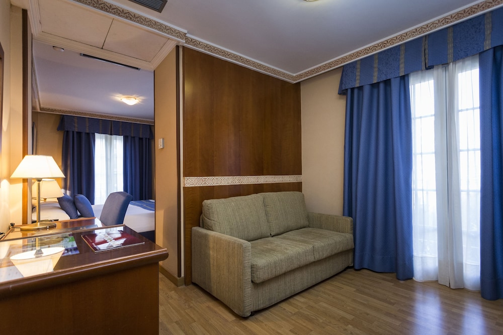 Hotel Dauro Premier 57/76
