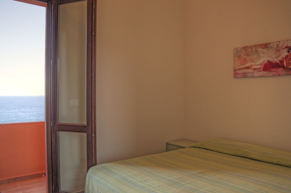 Bue Marino Hotel 7/39