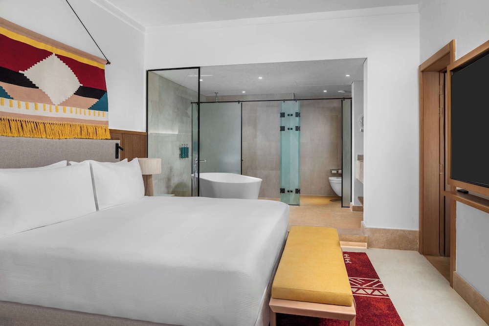 PREMIUM, SUITE, KING BED, BEACH SIDE, SEA VIEW