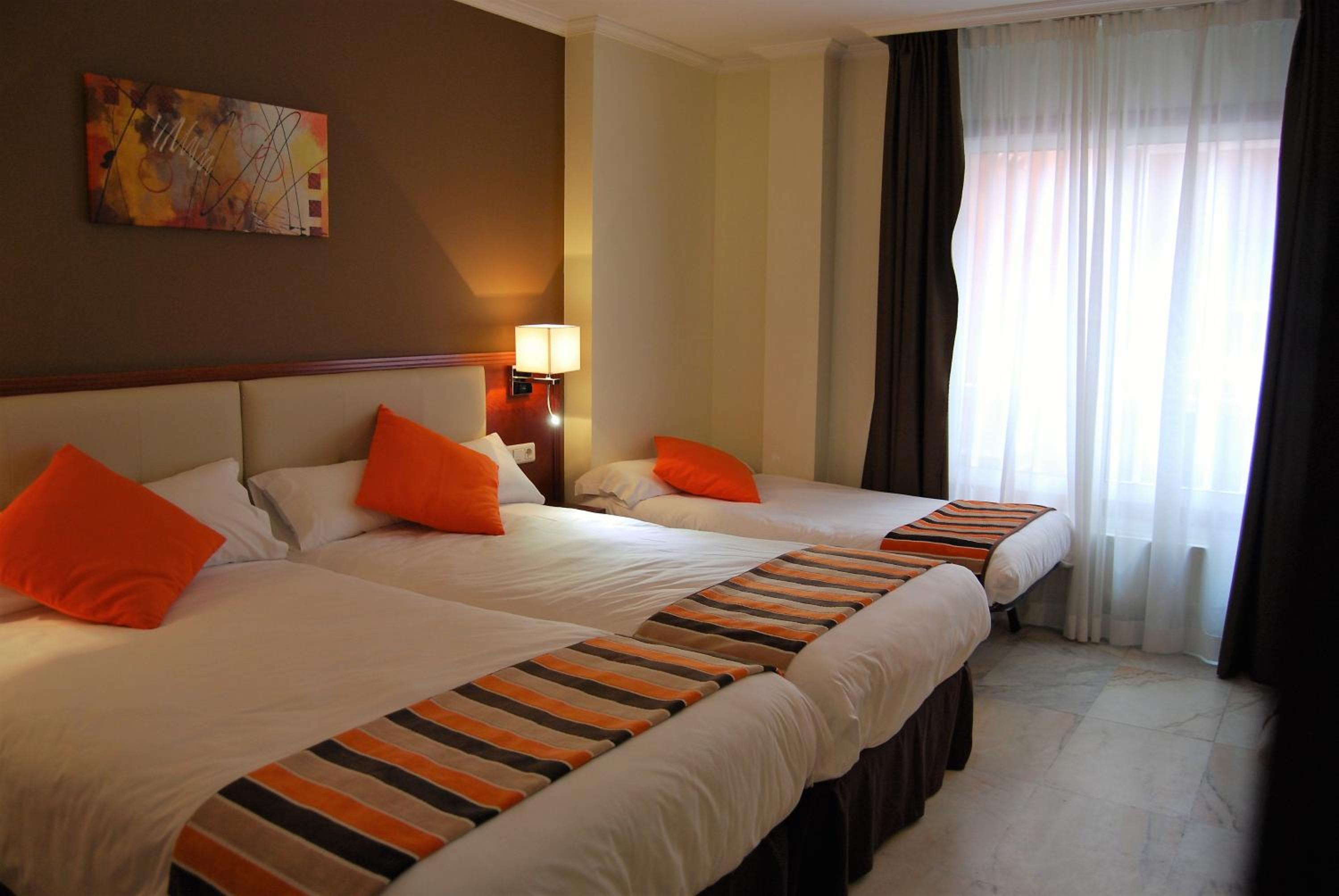 Hotel Anunciada 16/58