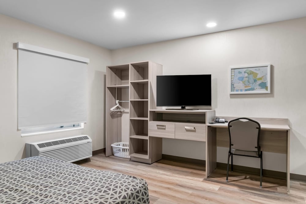 WoodSpring Suites Harrisburg Carlisle 42/51