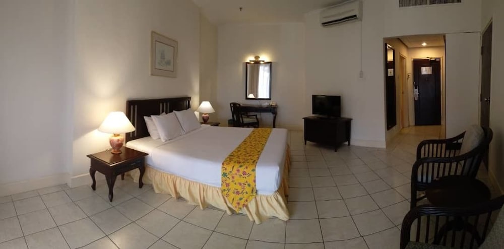 THE ORIENT STAR RESORT LUMUT 20/39