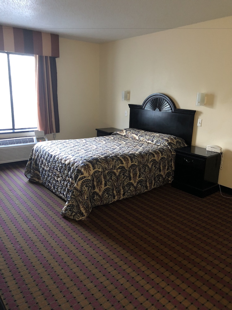 Araamda Inn Norcross 12/72