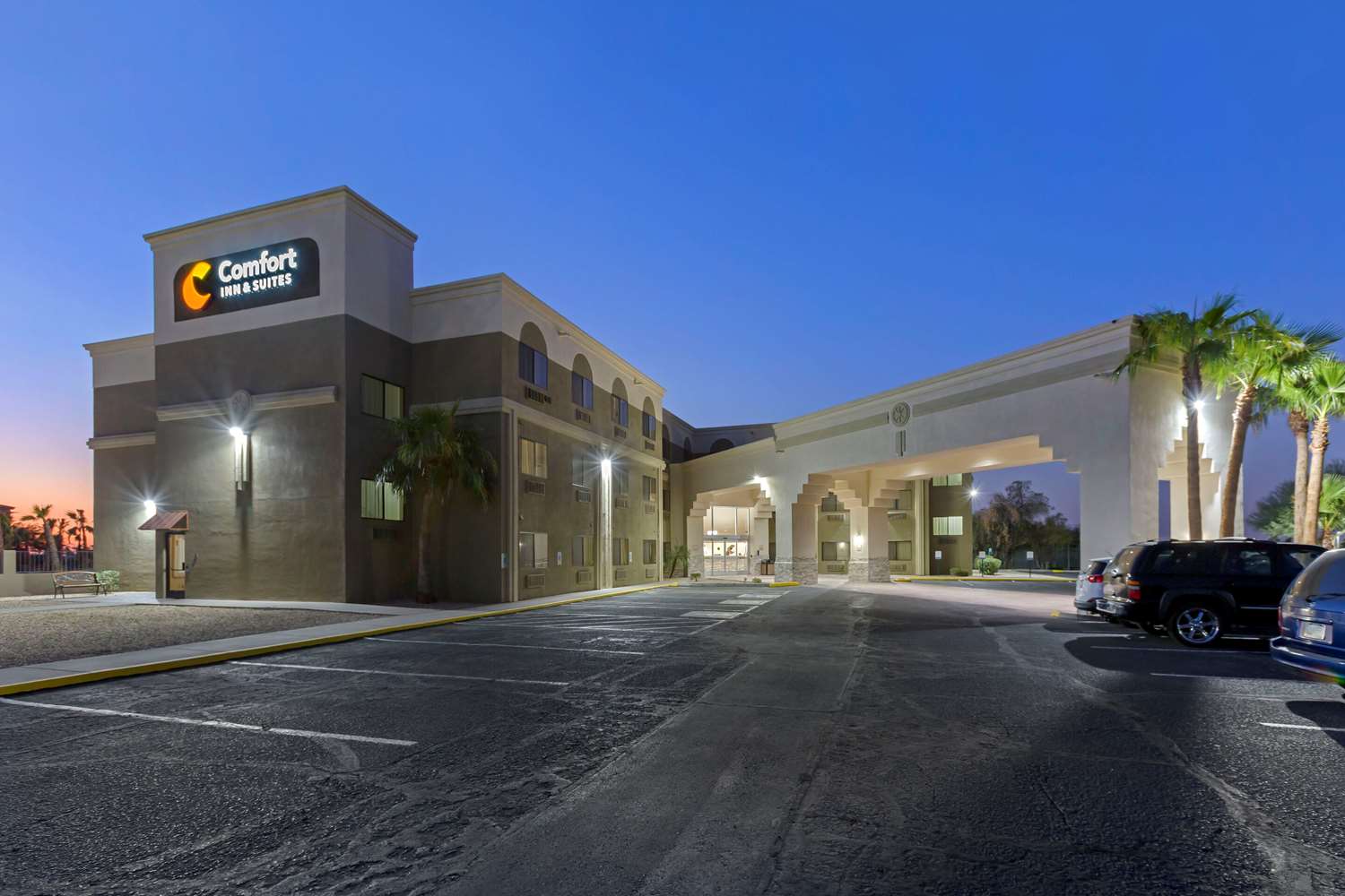 Comfort Inn and Suites Surprise Near Sun City West 45/55
