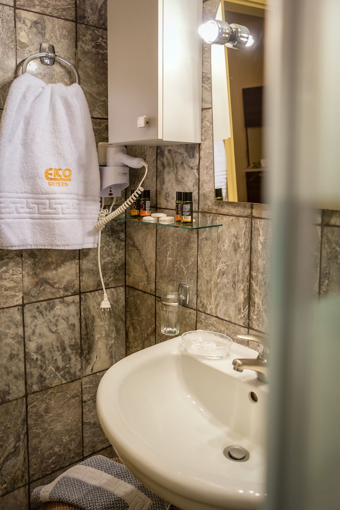 Eko Suites 51/53