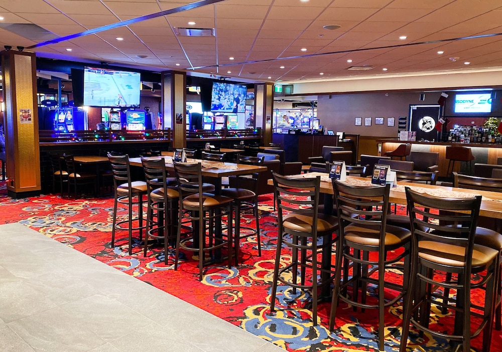 Rosslyn Inn & Suites, SureStay Collection by Best Western 36/48