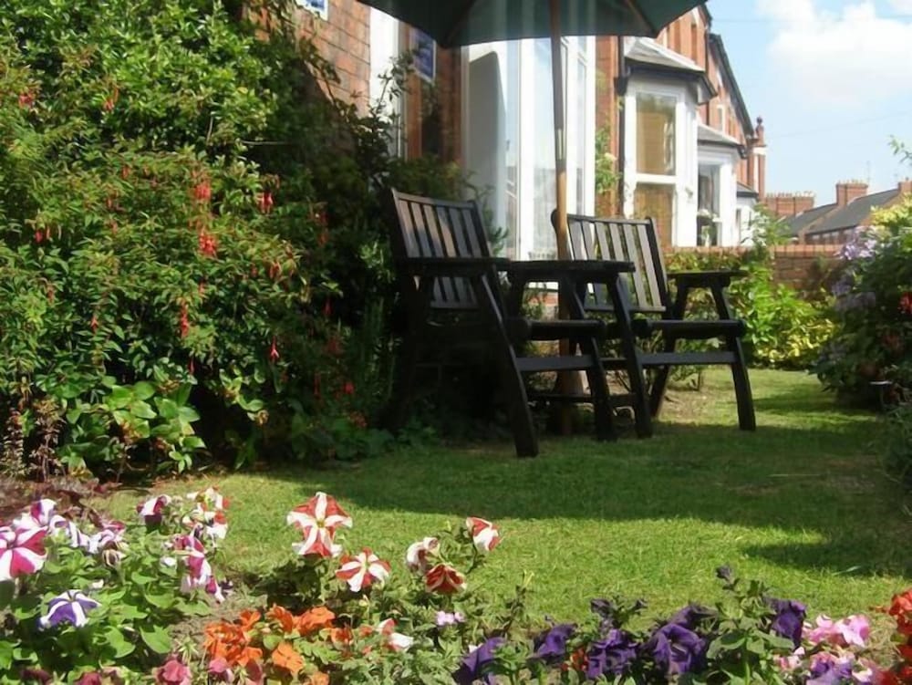 Anton Guest House Bed and Breakfast 37/50