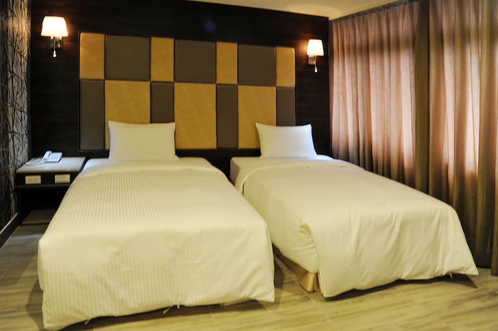 Maple Hotel 33/65