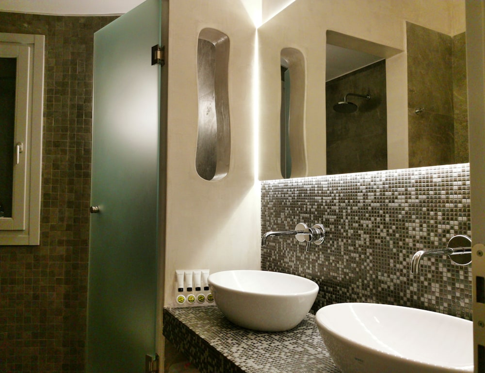 Alafropetra Luxury Suites 47/49